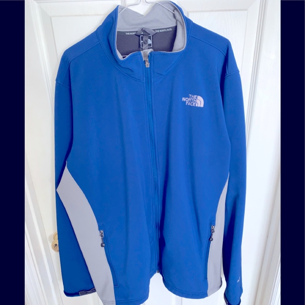 The North Face mens’s XL softshell